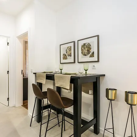 아파트 Lively 2 Bedroom In Iconic Alfama! 리스본