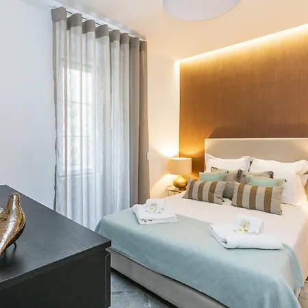 Lively 2 Bedroom In Iconic Alfama! 아파트