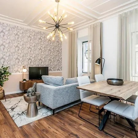 Lively 2 Bedroom In Iconic Alfama! Lissabon